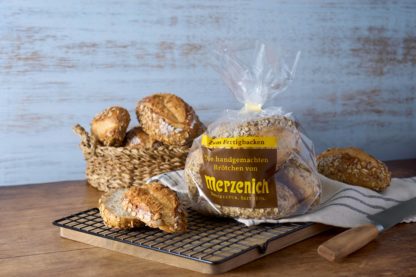 Handbrötchen mit Körnern zum Fertigbacken (5er-Beutel)