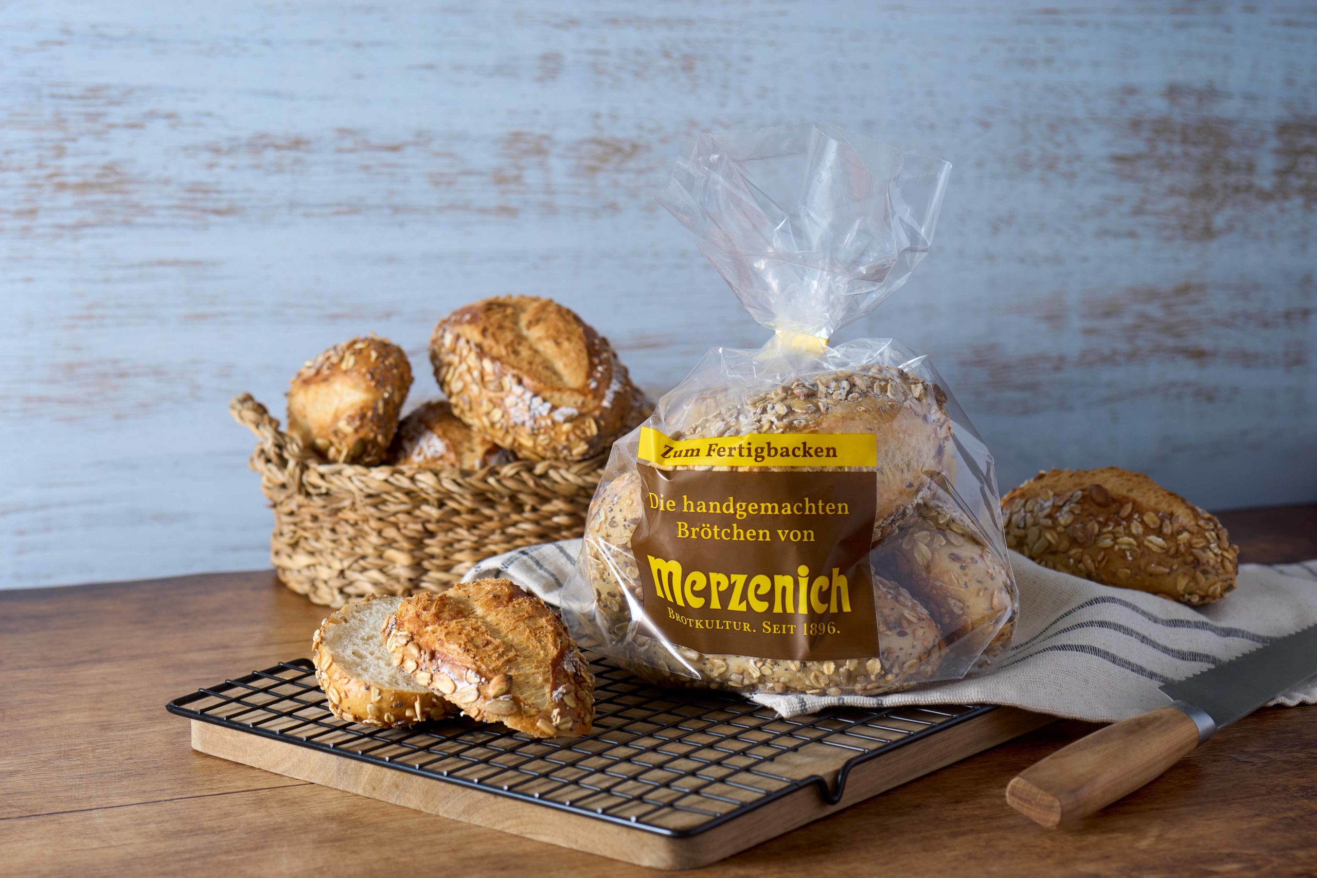 Handbrötchen mit Körnern zum Fertigbacken (5er-Beutel)